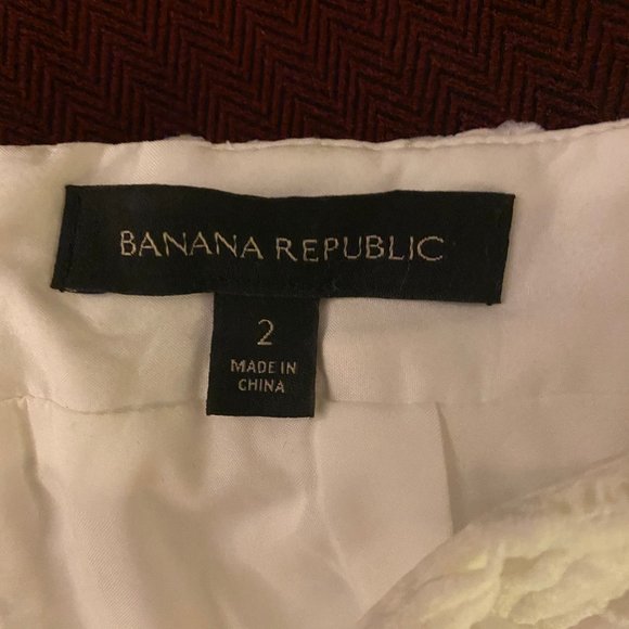 White Lace Banana Republic Pencil Skirt, Size 2 - Picture 4 of 5